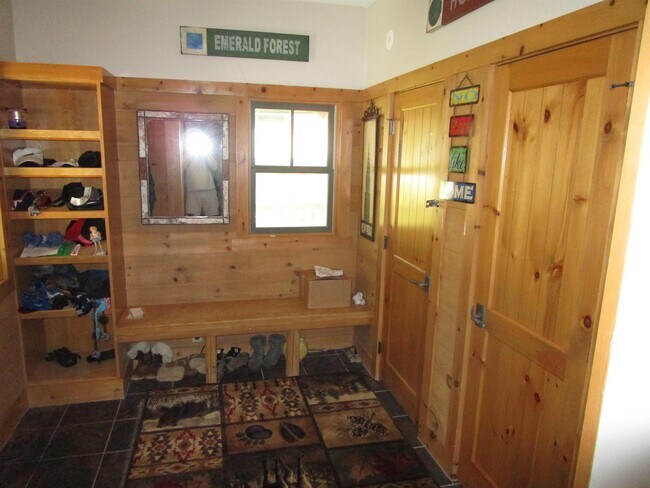 Building Photo - 16 Winterberry Hts