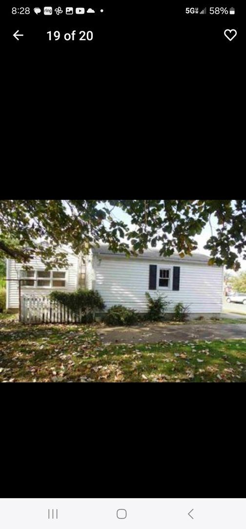 Building Photo - Great 4 bedroom with garage