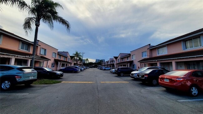 Building Photo - 8017 Lake Dr