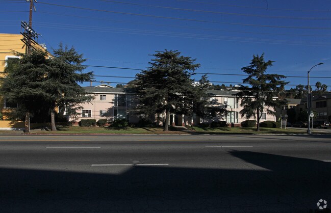 Building Photo - 4141 Los Feliz Blvd