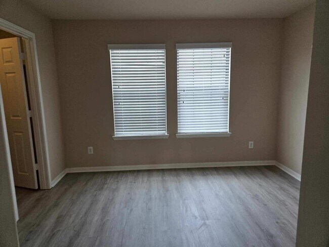 Building Photo - 6022 Shelbourne Park Ln