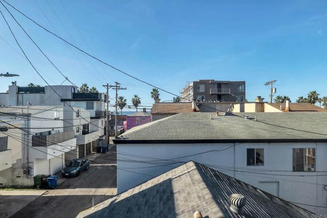Building Photo - 24 20th Ave