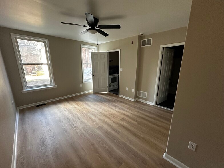 Bedroom - 1206 Delaware Ave
