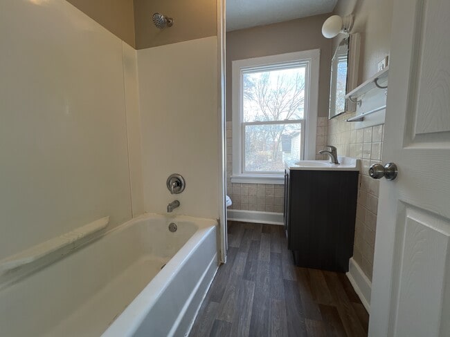 Building Photo - 3404-3406 Victory Ave