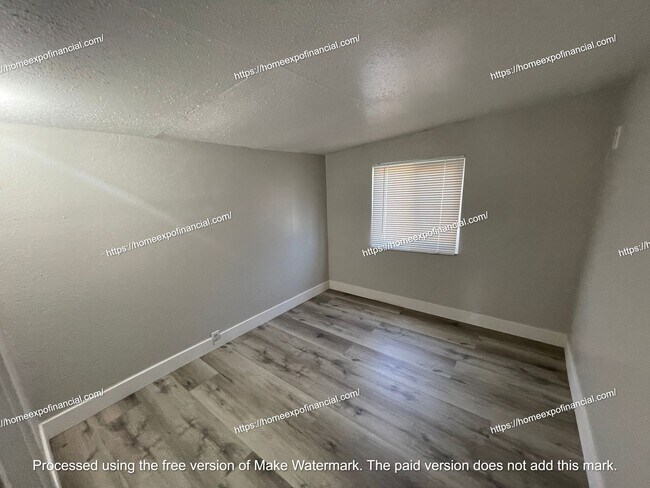 Building Photo - 15227 Plum St