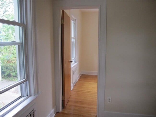 Building Photo - 8 Winthrop Ave
