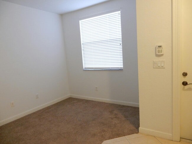 Building Photo - 660 Amador Ln