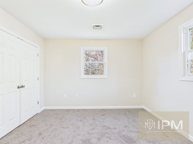 Building Photo - Charming 2 Bedroom 1 Bath Apartment in Dallastown Schools!