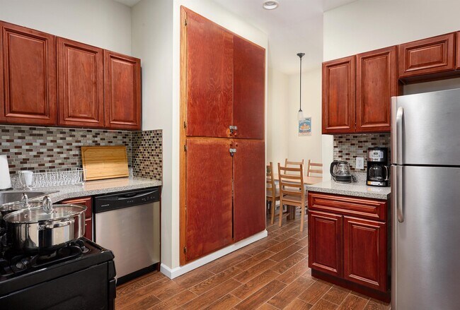 Building Photo - 67 Oakland Ave