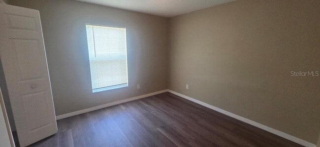 Building Photo - 10 Whittlesey Ln