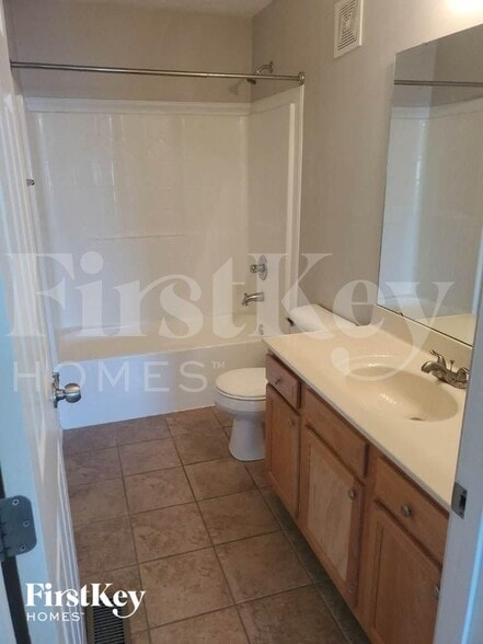 Building Photo - 5606 Beechtree Ln