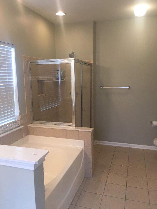 Building Photo - 1422 Burrell Ave NW