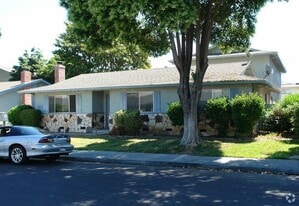 Building Photo - 885 Burbank Dr
