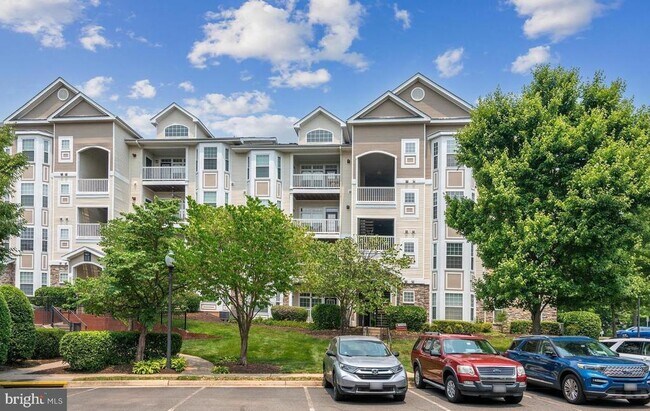 Building Photo - 501 Sunset Terrace