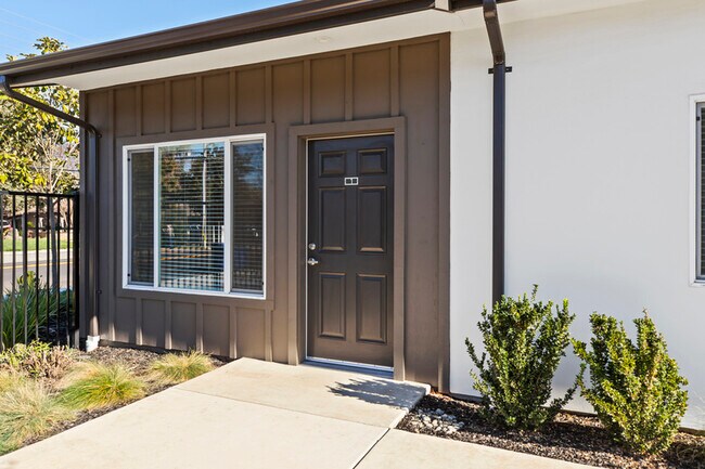 Building Photo - 2600 W Rumble Rd