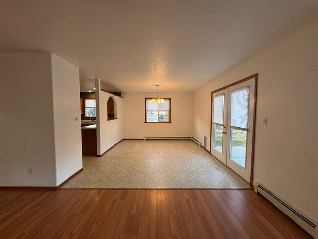 Building Photo - 1139 Laurel Ct