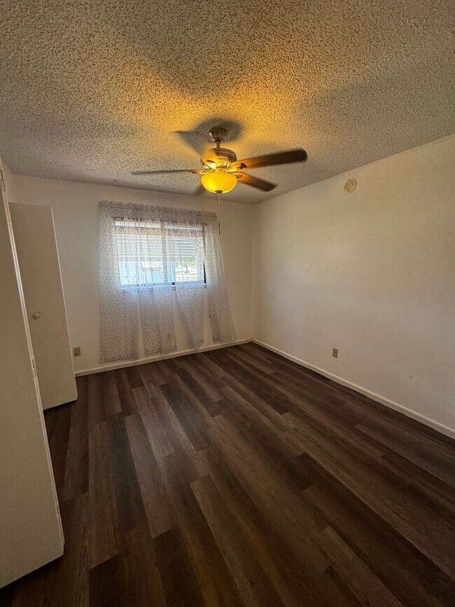 Building Photo - Charming Ocala Retreat in Peaceful 55+ Community – Move-In Ready!
