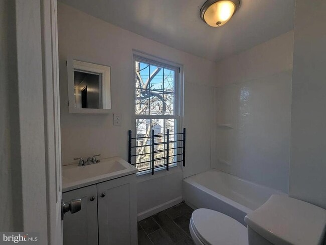 Building Photo - 430 S Smallwood St