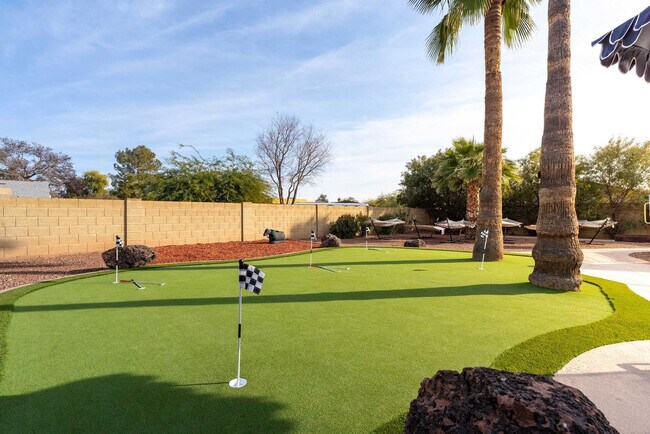 Building Photo - 6235 E Thunderbird Rd