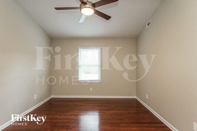 Building Photo - 145 Antelope Dr