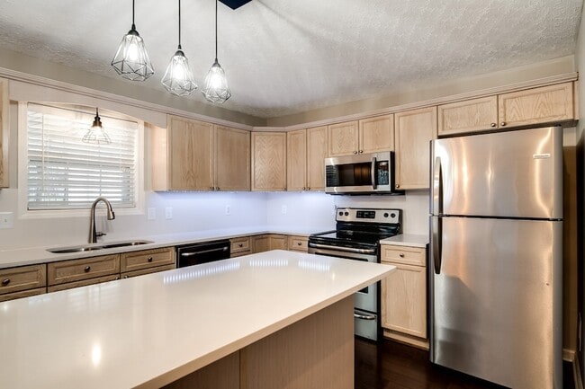 Building Photo - 104 Sundance Way