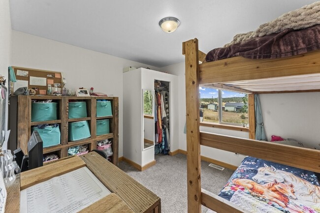 Building Photo - 215 Will Scarlet Dr