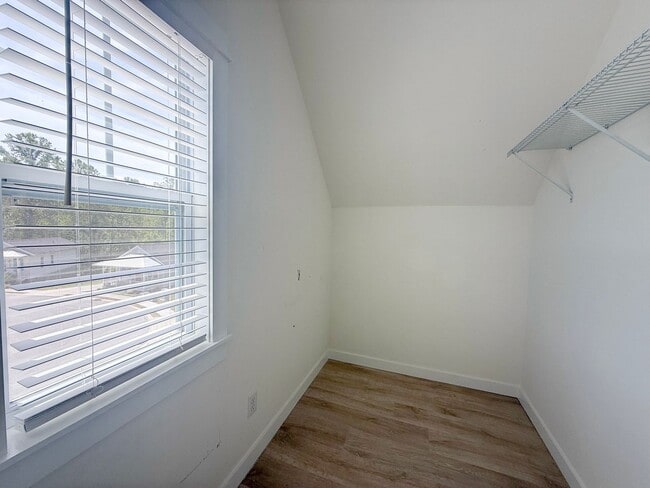 Building Photo - Pet-Friendly 3-Bedroom Home with Modern Features, Covered Deck & Bright Open Space