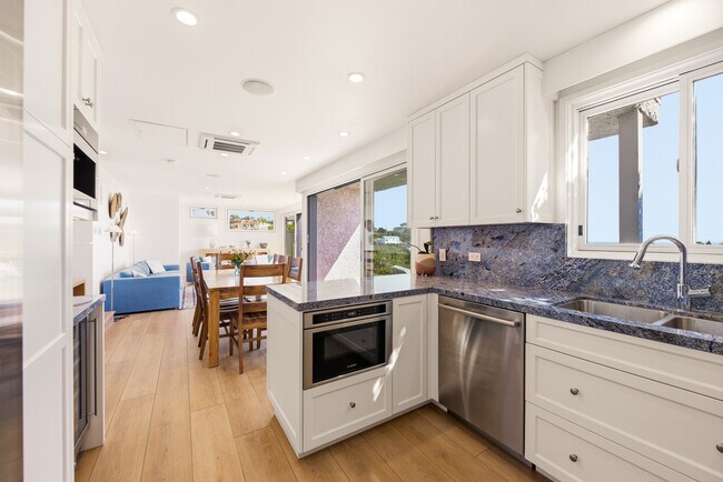 Building Photo - 6817 Seawatch Ln