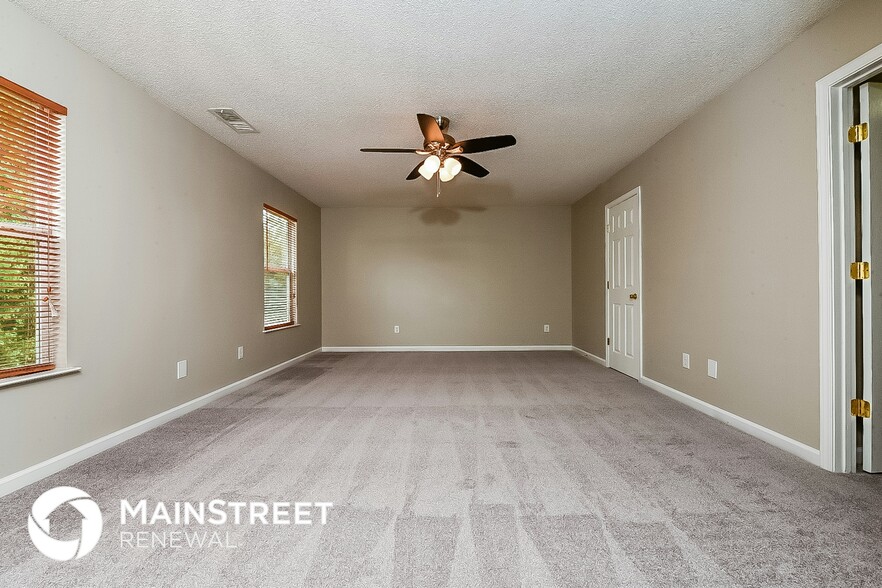 Building Photo - 2010 Sweet Bay