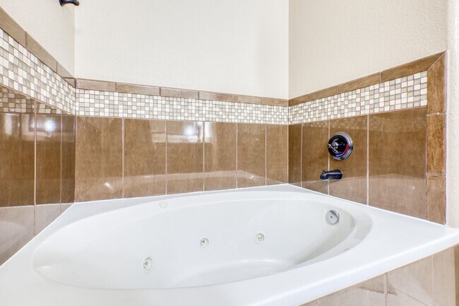 Building Photo - Beautiful 3 bed-2 baths home in 79911