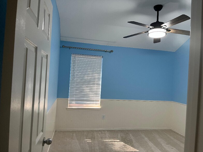 Building Photo - 615 Denali Dr