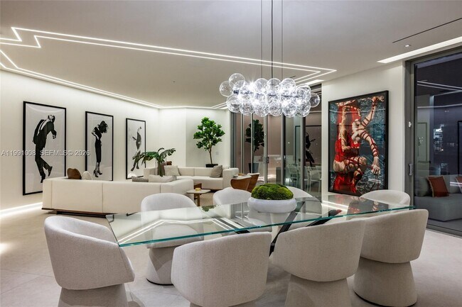 Building Photo - 503 Palm Dr