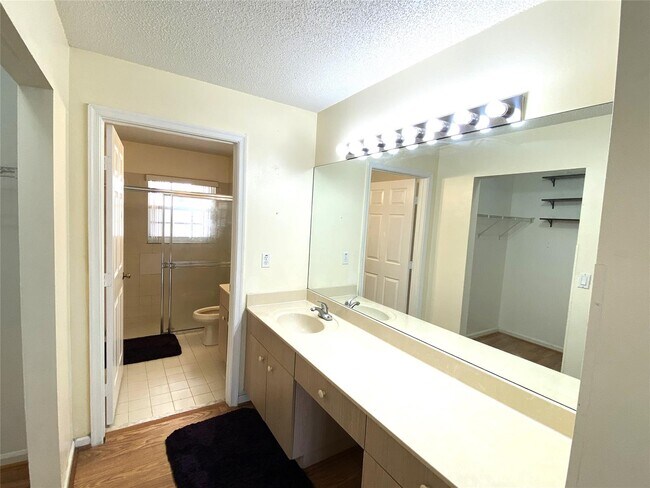 Building Photo - 3550 Stratton Ln