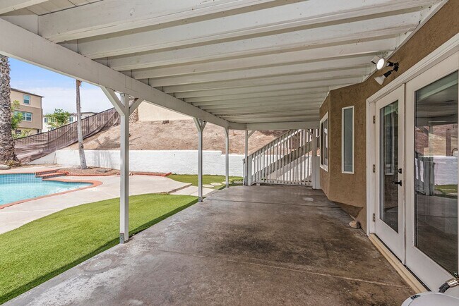 Building Photo - 13960 Carmel Ridge Rd