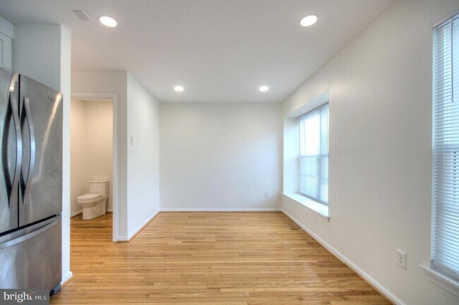 Building Photo - 18 Alexandra Ct