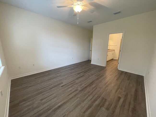 Building Photo - 175 White Heron Dr