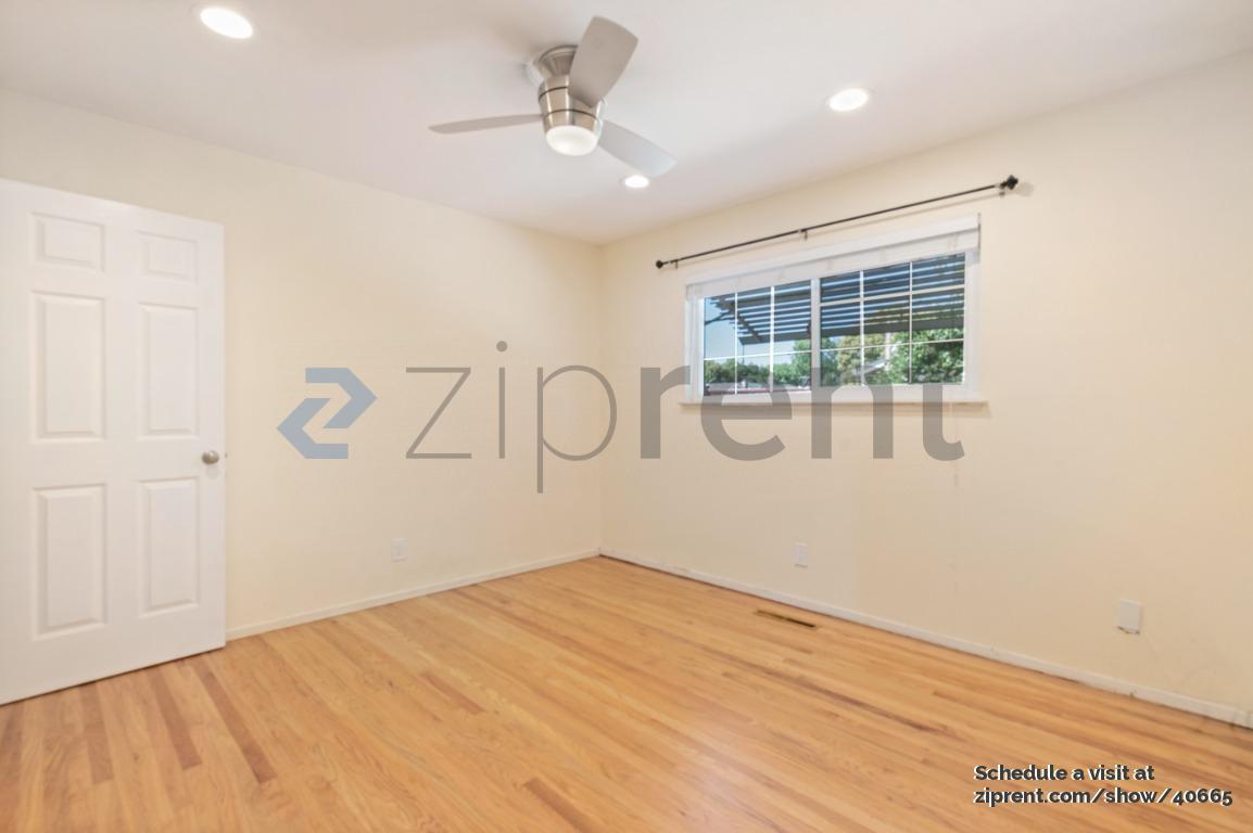 Building Photo - 792 Los Olivos Dr