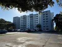 Building Photo - 9001 SW 77th Ave