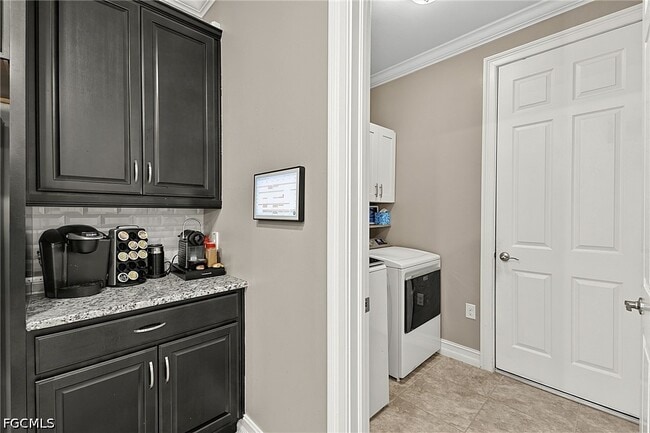 Building Photo - 3391 Acapulco Cir