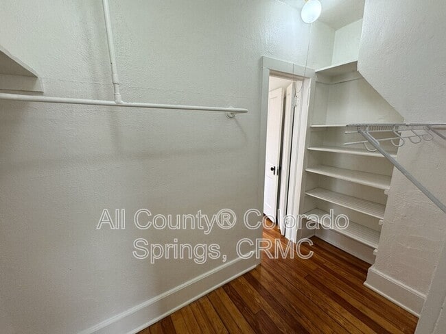 Building Photo - 612 E Del Norte St