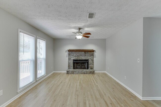 Building Photo - 1813 Rambling Woods Dr NW