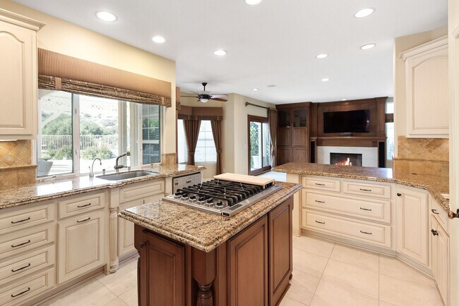 Building Photo - 2663 Yellowwood Dr