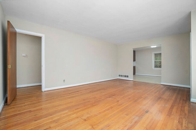 Building Photo - 3 bdrm, 2 bath home near Emory and the CDC