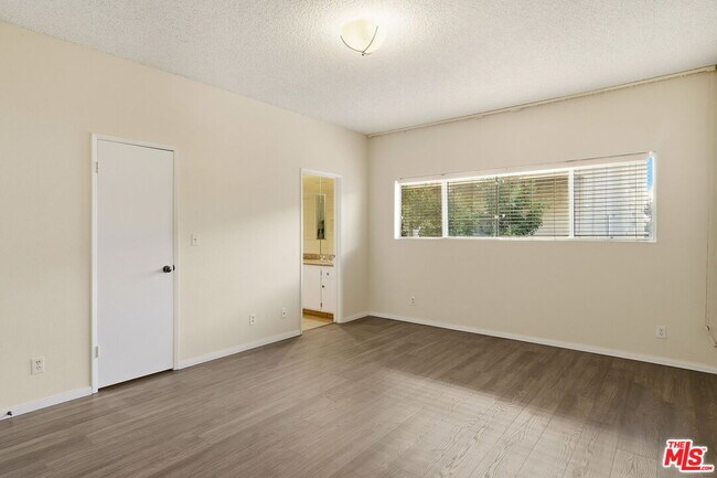 Building Photo - 1818 Pelham Ave