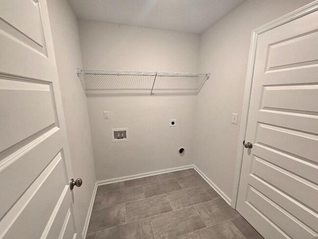 Building Photo - 733 Courtland Ln