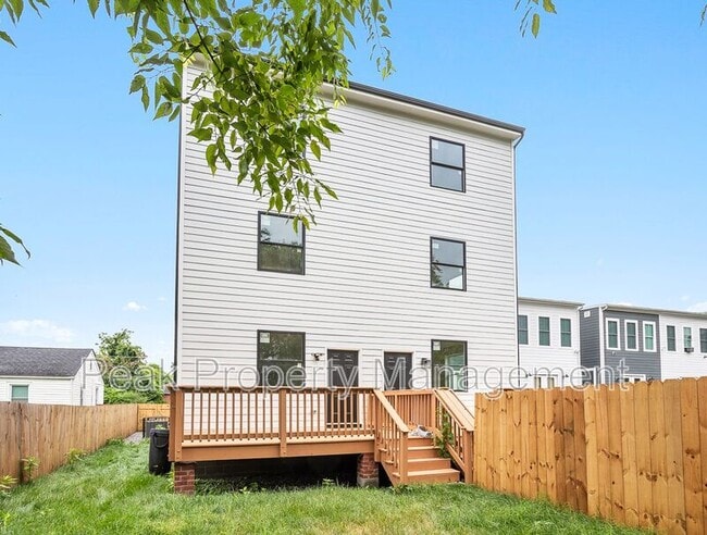 Building Photo - 1322 N 31st St