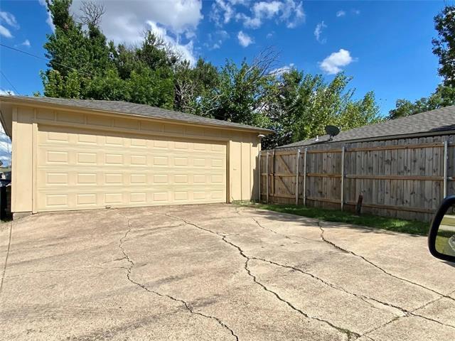 Building Photo - 7621 Dentcrest Dr