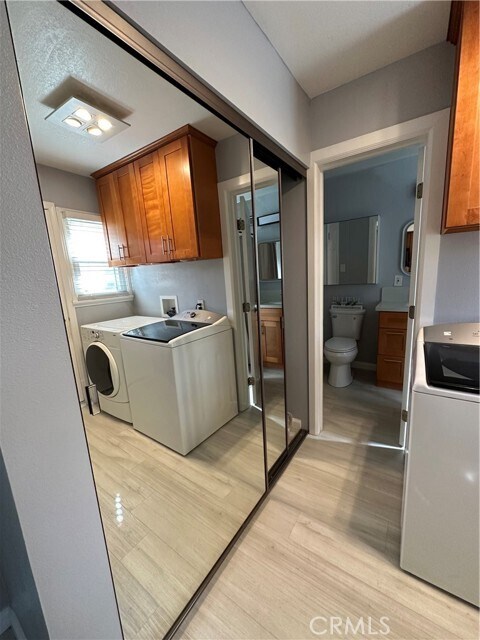 Building Photo - 226 E Tamarack Ave