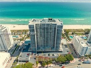 Building Photo - 2555 Collins Ave
