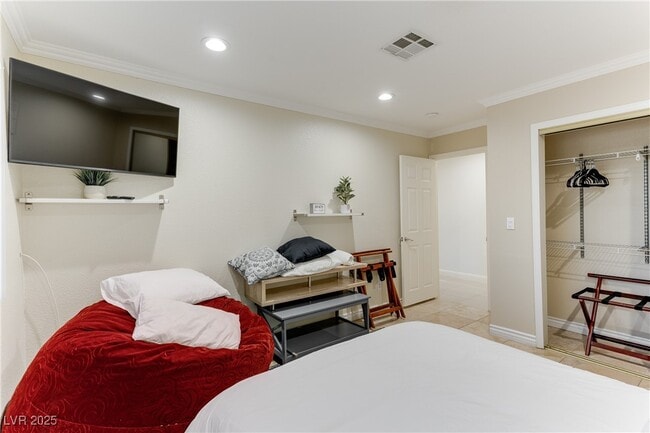 Building Photo - 2121 Rosanna St